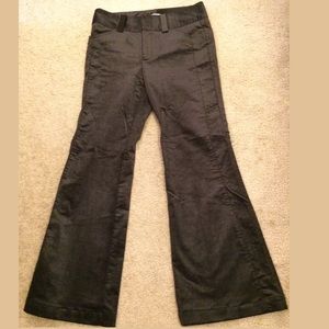 NANETTE LEPORE Charcoal Velvet Like Flare Leg Pant